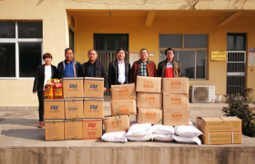 歡度重陽(yáng)節(jié)，愛心獻(xiàn)夕陽(yáng)